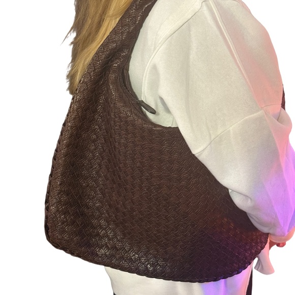 Bottega Veneta Intrecciato Shoulder Bag Brown Leather - Picture 15 of 16